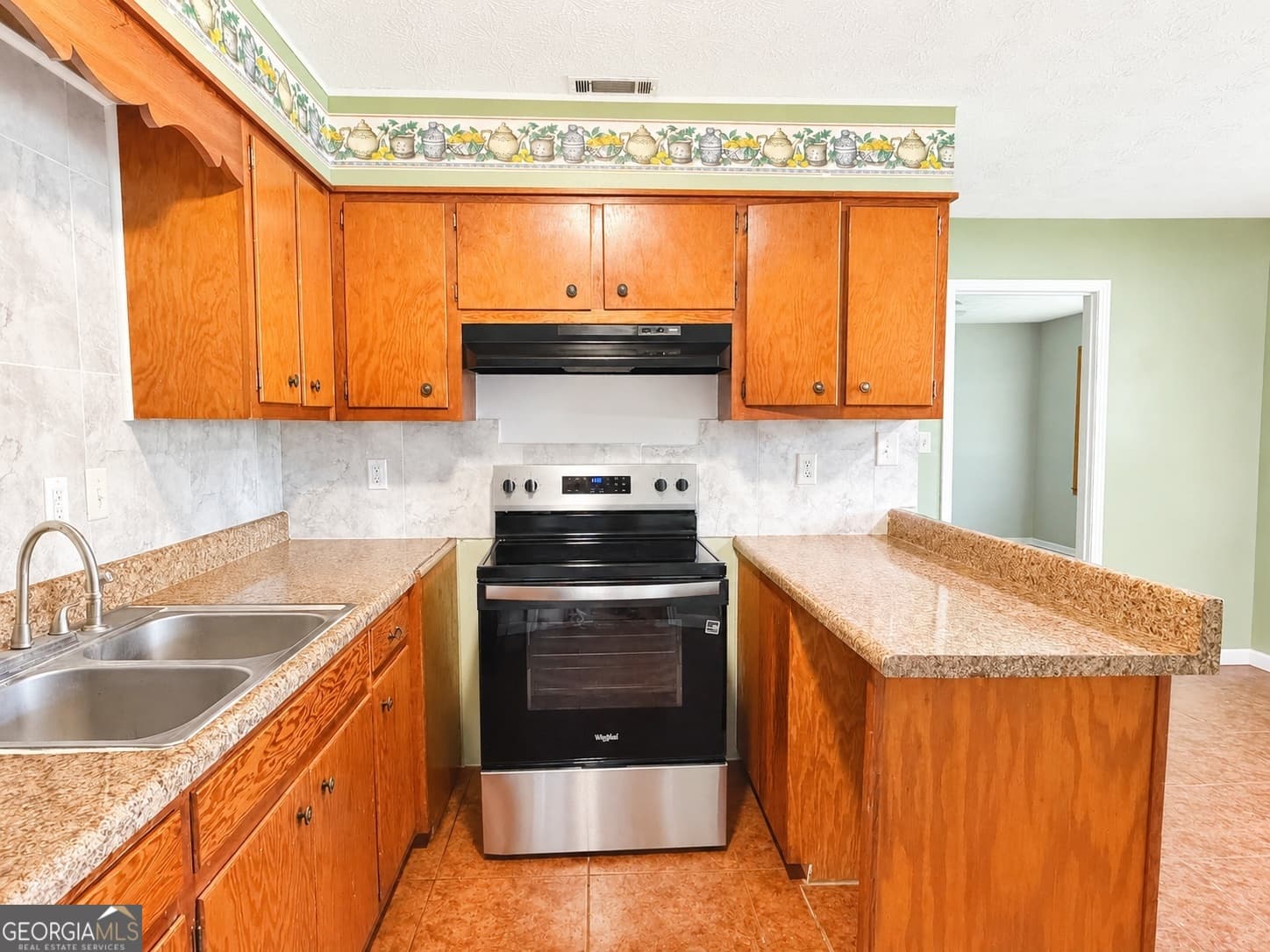 3 bedroom, 1.5 bathroom, 1,392 sq ft single family residence for sale at 2021 Tebeau Street, Waycross, GA 31501 — photo 3