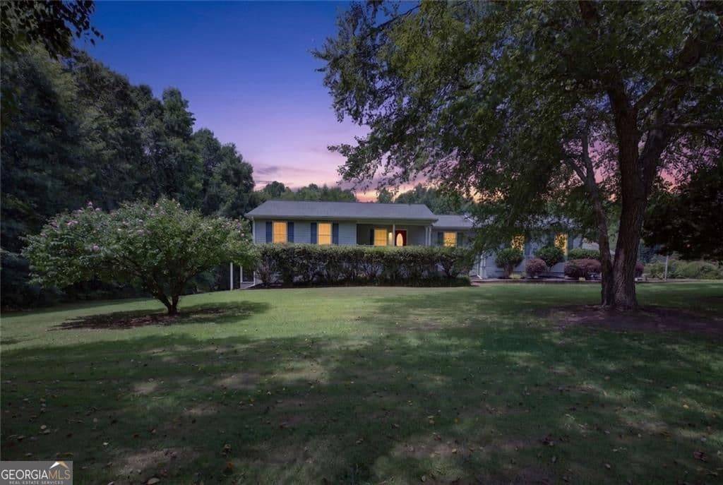 4 bedroom, 3.5 bathroom, 2,249 sq ft single family residence for sale at 8715 Gullatt Road, Palmetto, GA 30268 — photo 3