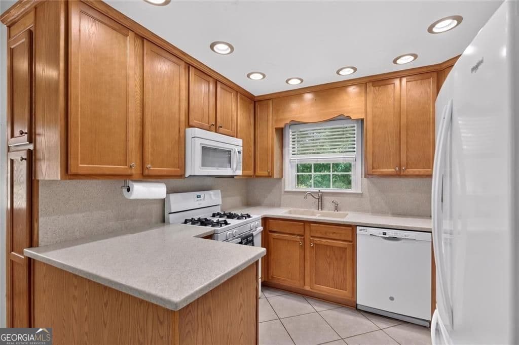 4 bedroom, 3.5 bathroom, 2,249 sq ft single family residence for sale at 8715 Gullatt Road, Palmetto, GA 30268 — photo 10