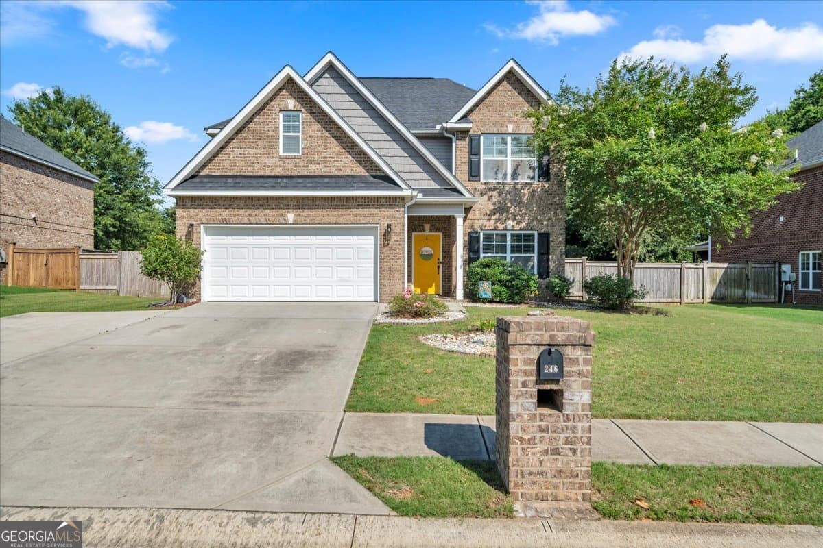 4 bedroom, 2.5 bathroom, 2,366 sq ft single family residence sold at 246 Black Hawke Lane, Kathleen, GA 31047