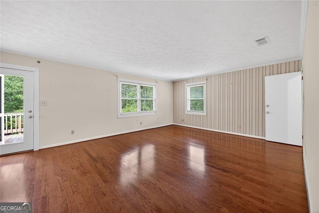 5 bedroom, 3 bathroom, 3,051 sq ft single family residence for sale at 8 Wellington Way, Rome, GA 30161 — photo 3