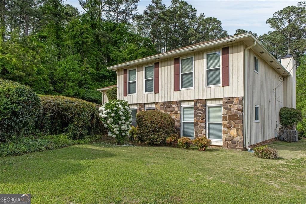 5 bedroom, 3 bathroom, 3,051 sq ft single family residence for sale at 8 Wellington Way, Rome, GA 30161