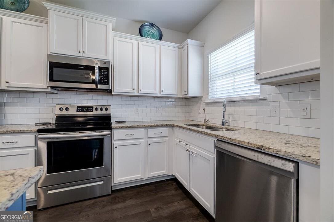 4 bedroom, 3 bathroom, 2,731 sq ft single family residence for sale at 118 William Way, Springfield, GA 31329 — photo 5