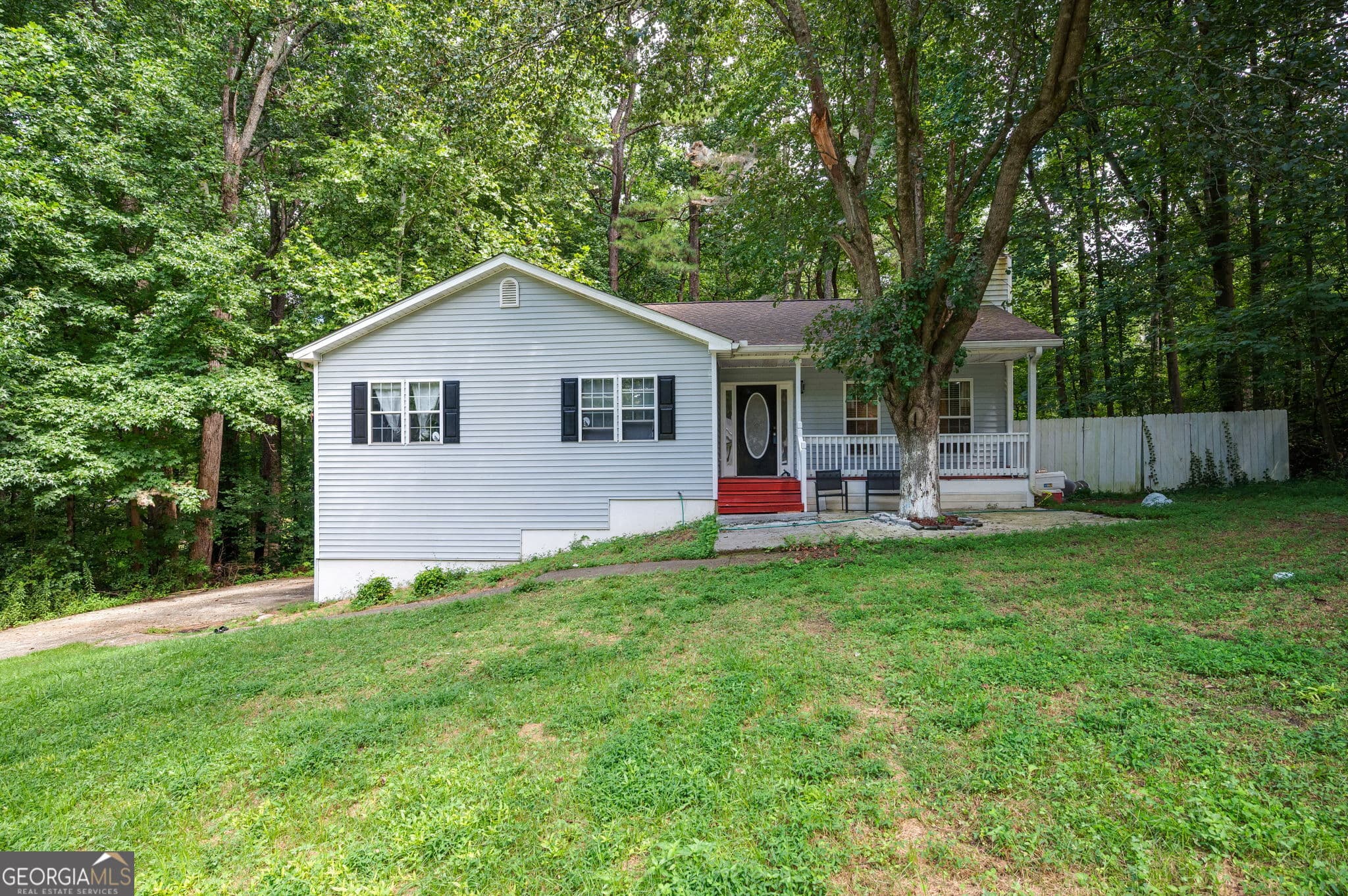 3 bedroom, 2 bathroom, 1,414 sq ft single family residence for sale at 3315 Southlake Lane, Cumming, GA 30041 — photo 2