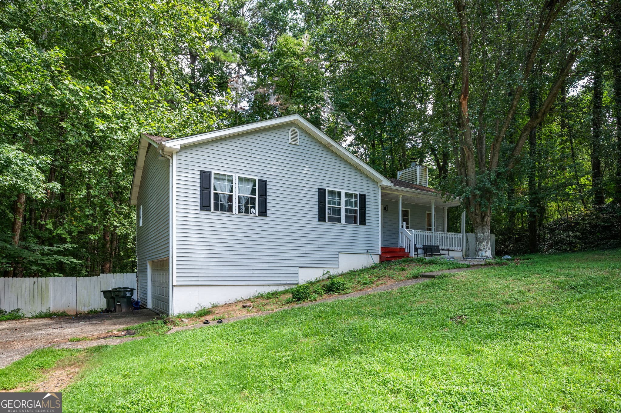 3 bedroom, 2 bathroom, 1,414 sq ft single family residence for sale at 3315 Southlake Lane, Cumming, GA 30041 — photo 3
