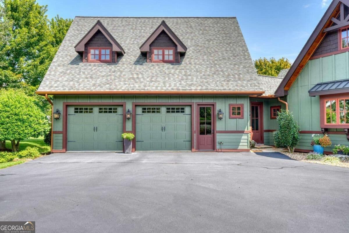 4 bedroom, 3.5 bathroom, 4,681 sq ft single family residence for sale at 2206 High Meadows Lane, Young Harris, GA 30582 — photo 6