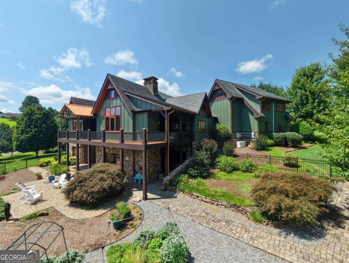 4 bedroom, 3.5 bathroom, 4,681 sq ft single family residence for sale at 2206 High Meadows Lane, Young Harris, GA 30582 — photo 3