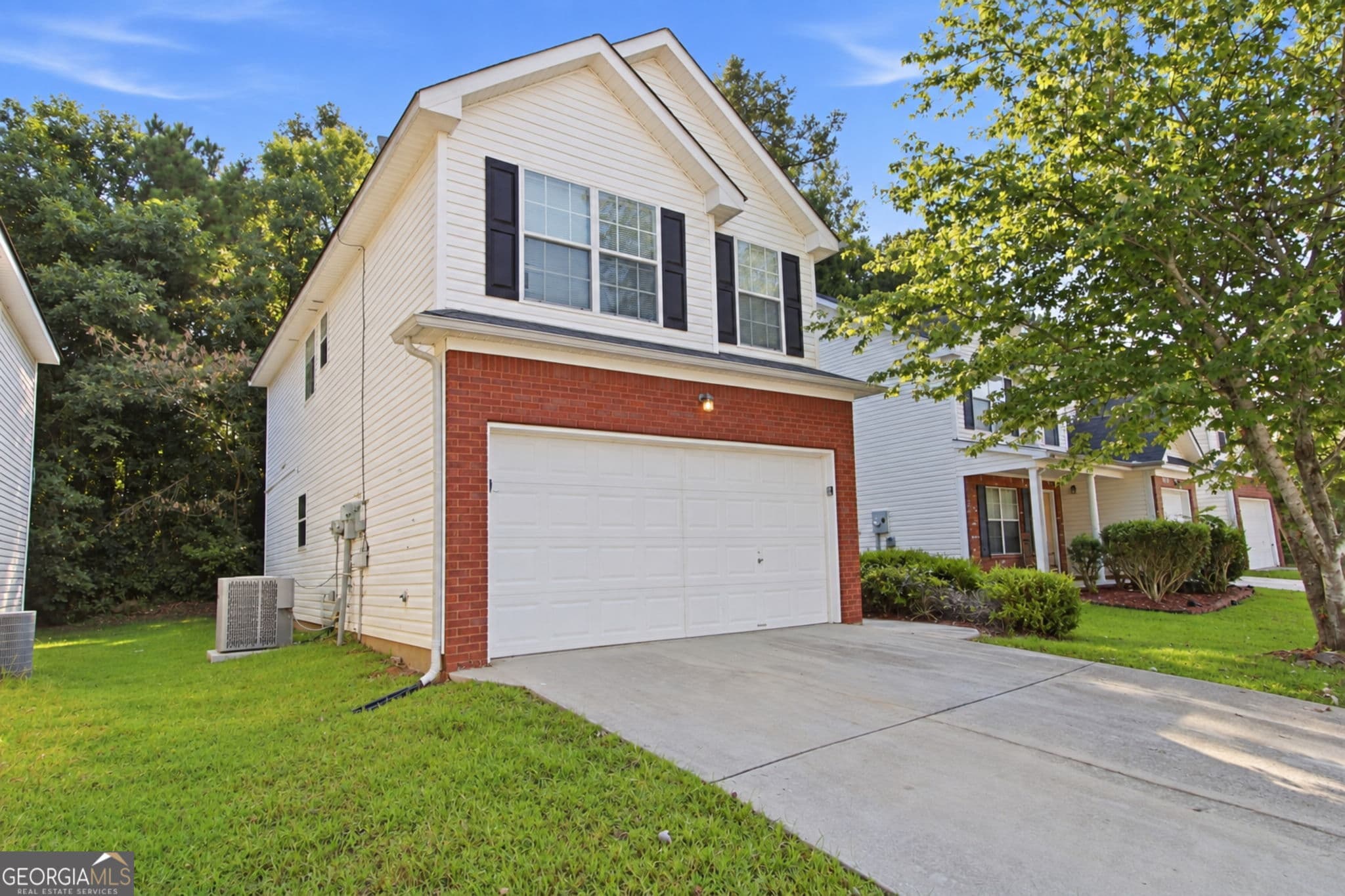 3 bedroom, 2.5 bathroom, 1,612 sq ft single family residence for sale at 2429 Wood Bend Lane, Riverdale, GA 30296 — photo 2