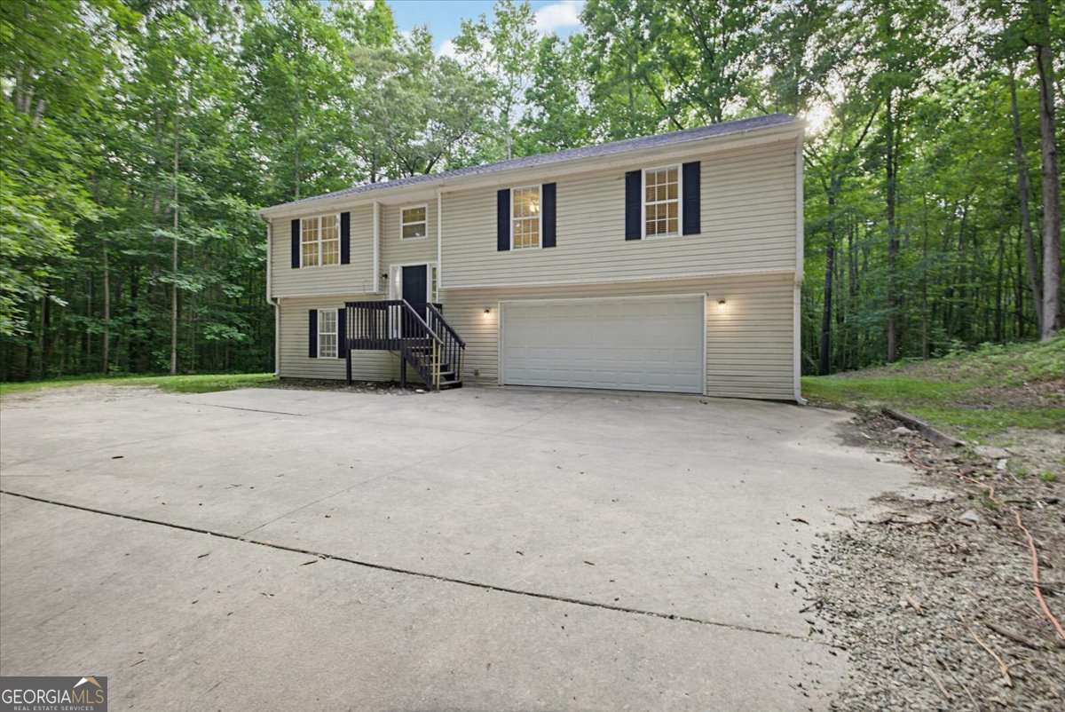 3 bedroom, 3 bathroom, 2,149 sq ft single family residence sold at 5020 Loving Road, Flowery Branch, GA 30542