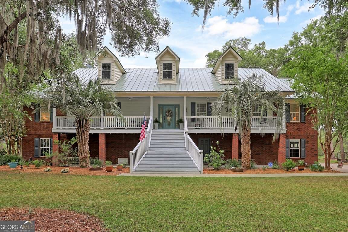 3 bedroom, 2.5 bathroom, 2,522 sq ft single family residence for sale at 11 Mill Run Lane, Richmond Hill, GA 31324