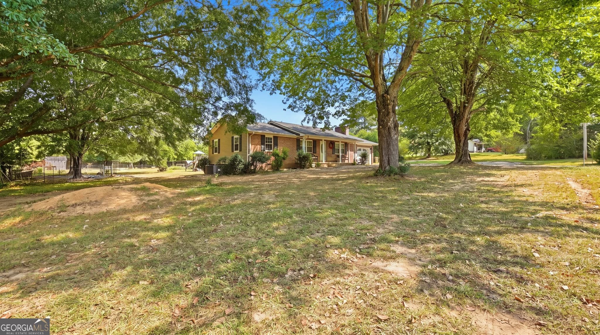 3 bedroom, 2 bathroom, 1,196 sq ft single family residence for sale at 63 Bandy Estates Road, Lafayette, GA 30728 — photo 3