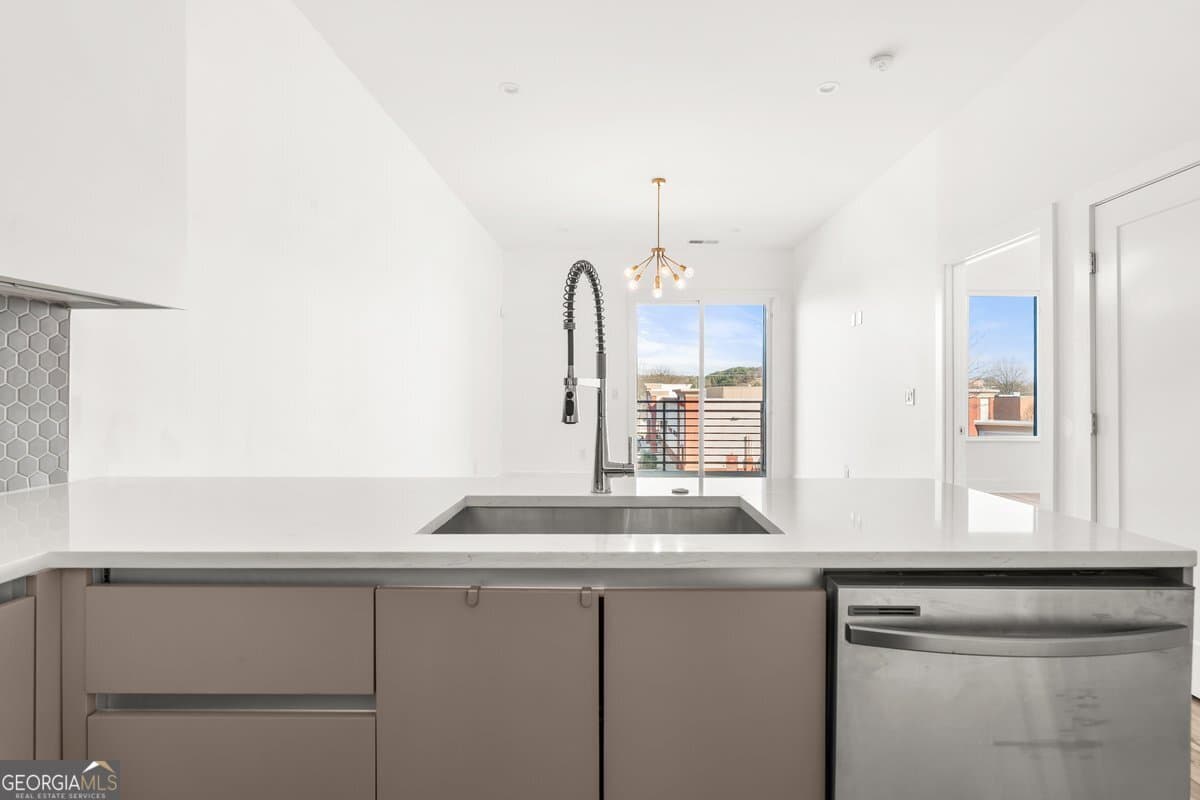 1 bedroom, 1 bathroom, 765 sq ft condominium for rent at 1155 Custer Avenue 303, Atlanta, GA 30316 for $1,650 a month — photo 4