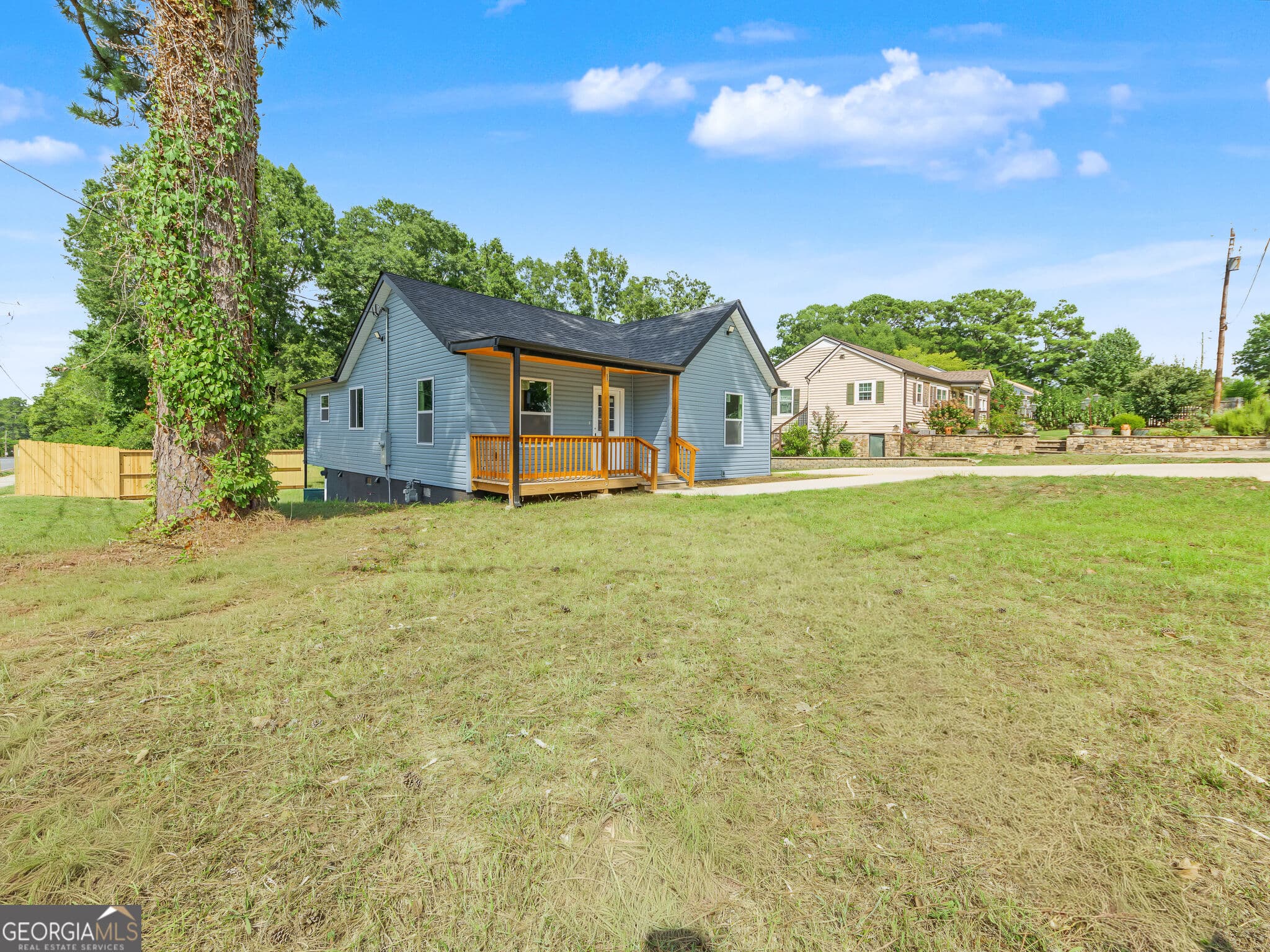 3 bedroom, 2 bathroom, 1,200 sq ft single family residence for sale at 1 Lucille Avenue, Rome, GA 30165 — photo 3