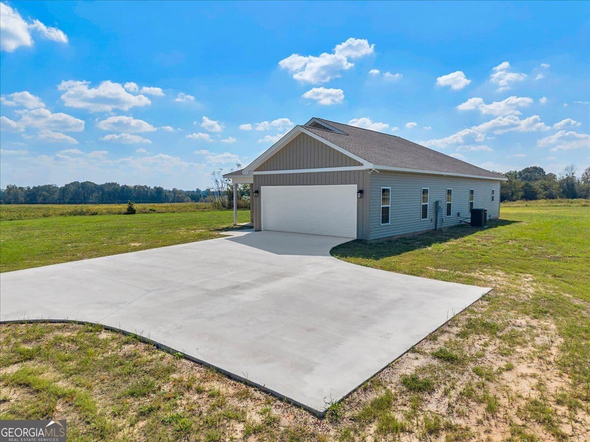 3 bedroom, 2 bathroom, 1,569 sq ft single family residence for sale at 1283 Mark Wood Road, Dexter, GA 31019 — photo 5