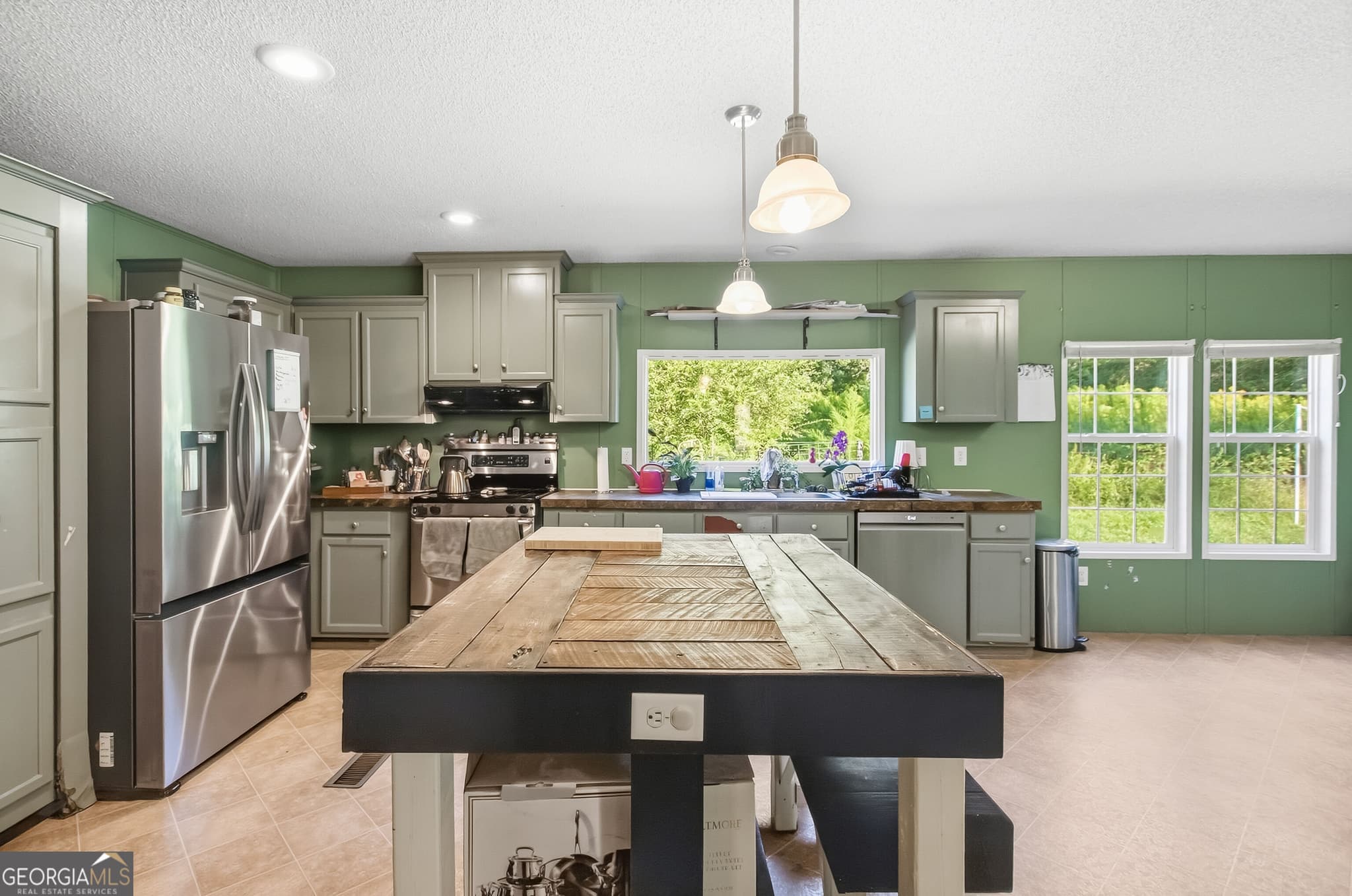4 bedroom, 2 bathroom, 2,280 sq ft manufactured home,single family residence under contract at 701 Hollywood Church Road, Clarkesville, GA 30523 — photo 8