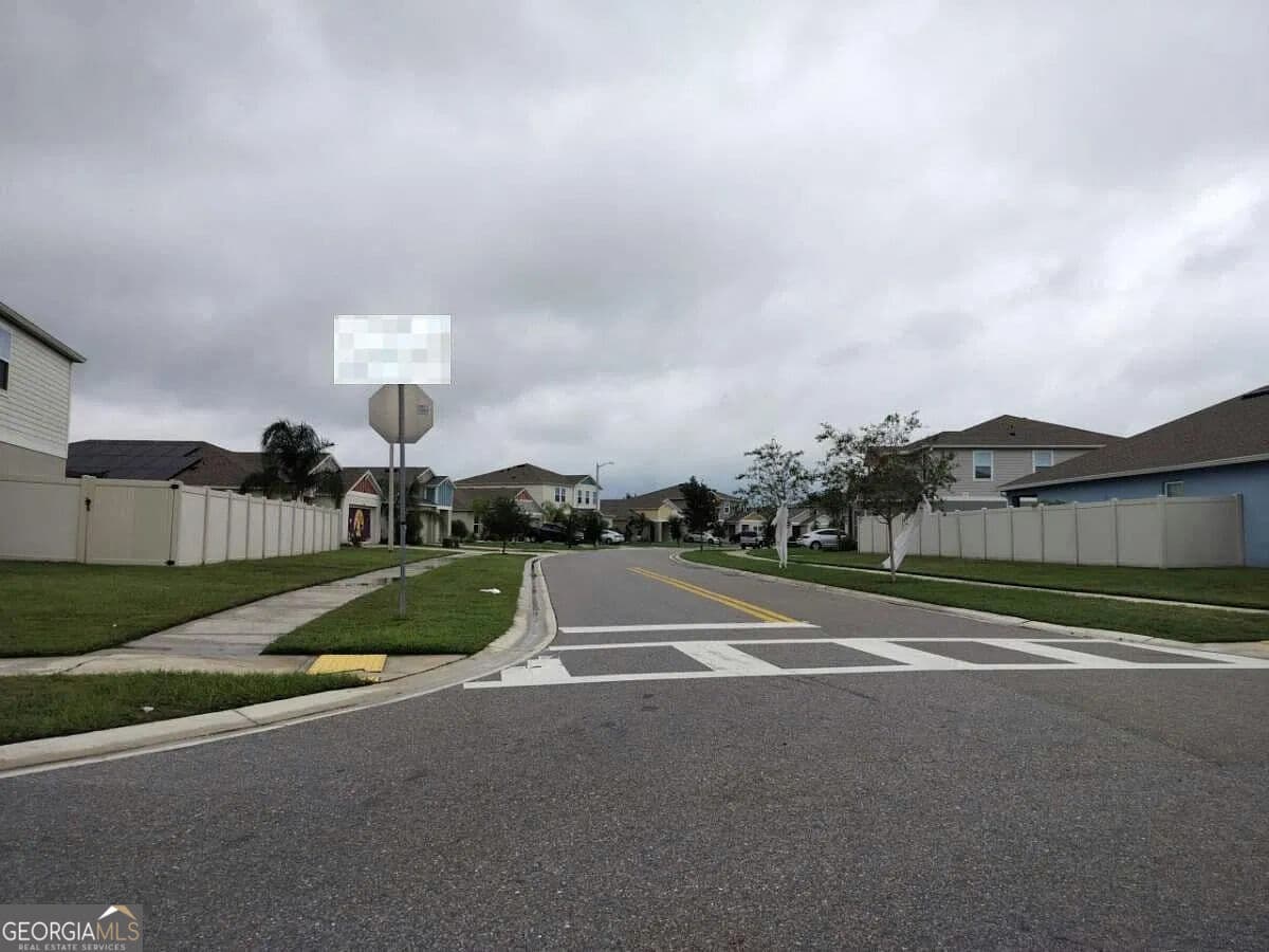 4 bedroom, 2 bathroom, 1,812 sq ft single family residence for sale at 5557 Siltstone Street, Lakeland, FL 33811 — photo 4