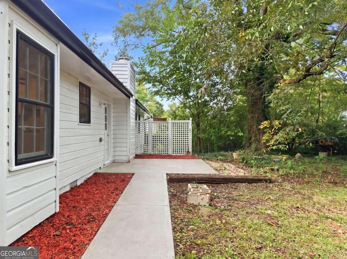 3 bedroom, 2 bathroom, 1,543 sq ft single family residence for sale at 3346 San Antonio Drive, Snellville, GA 30039 — photo 7