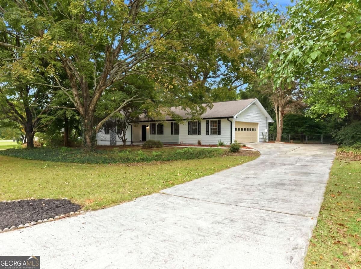 3 bedroom, 2 bathroom, 1,543 sq ft single family residence for sale at 3346 San Antonio Drive, Snellville, GA 30039 — photo 5