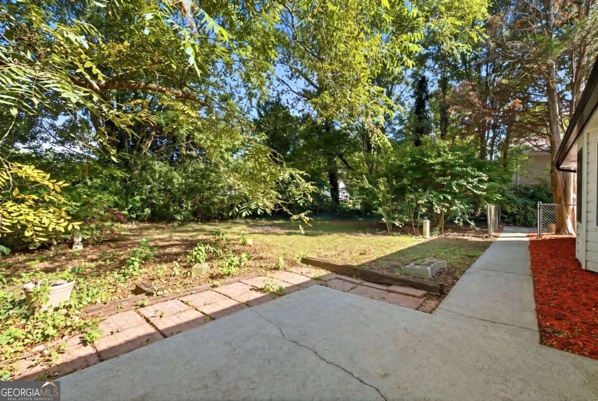 3 bedroom, 2 bathroom, 1,543 sq ft single family residence for sale at 3346 San Antonio Drive, Snellville, GA 30039 — photo 10