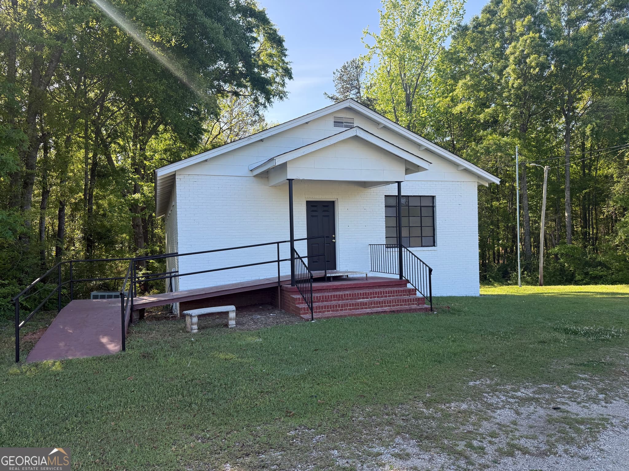 2 bedroom, 1.5 bathroom, 3,000 sq ft single family residence for sale at 5047 West Point Road, Lagrange, GA 30240 — photo 2
