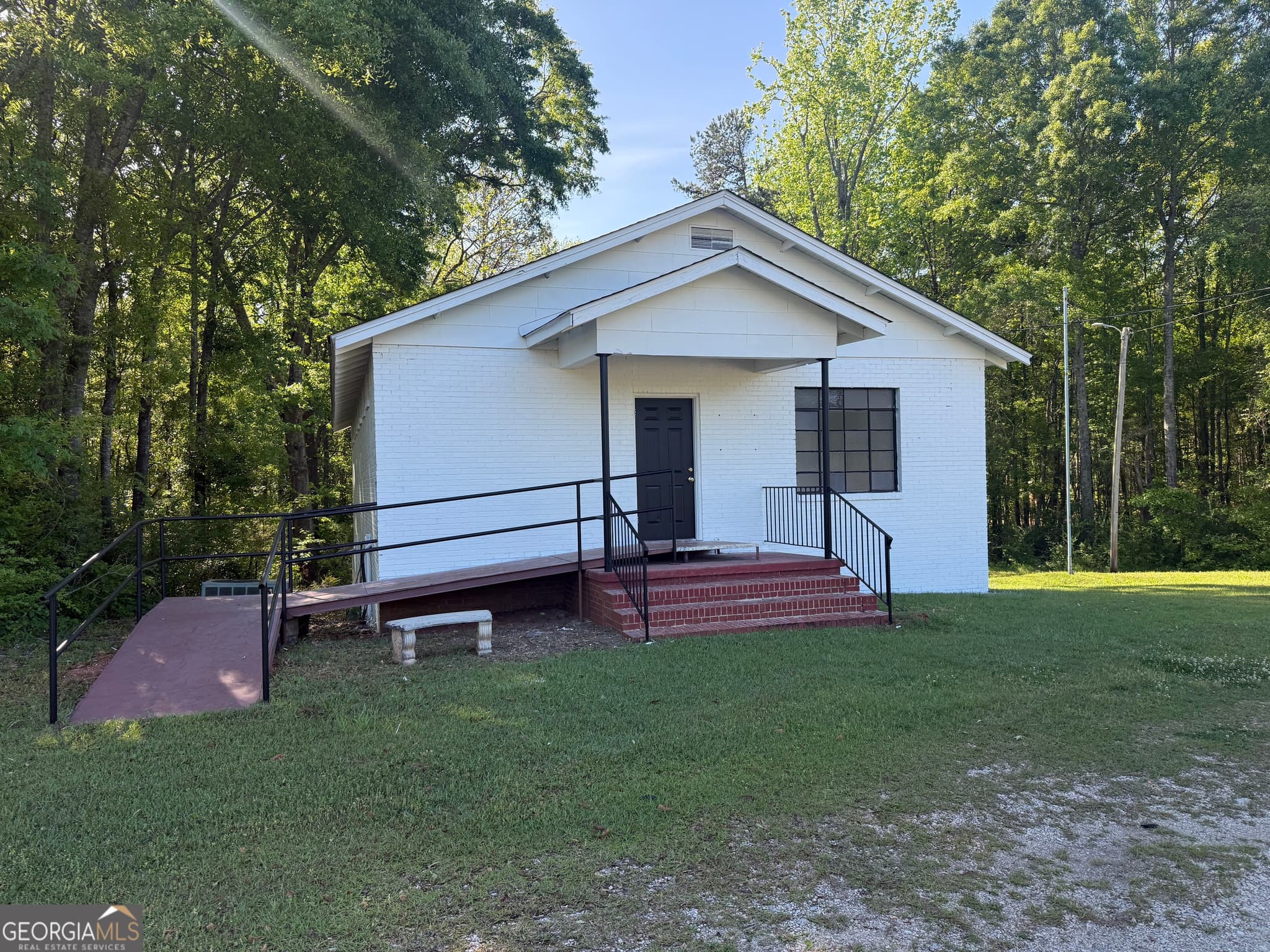 2 bedroom, 1.5 bathroom, 3,000 sq ft single family residence for sale at 5047 West Point Road, Lagrange, GA 30240