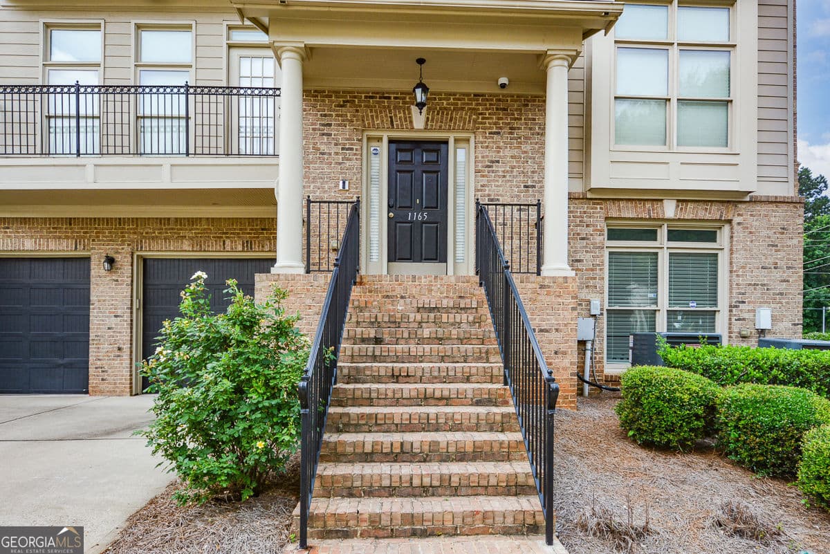 5 bedroom, 3.5 bathroom, 5,201 sq ft townhouse for rent at 1165 Laurel Place, Smyrna, GA 30080 for $7,995 a month — photo 3