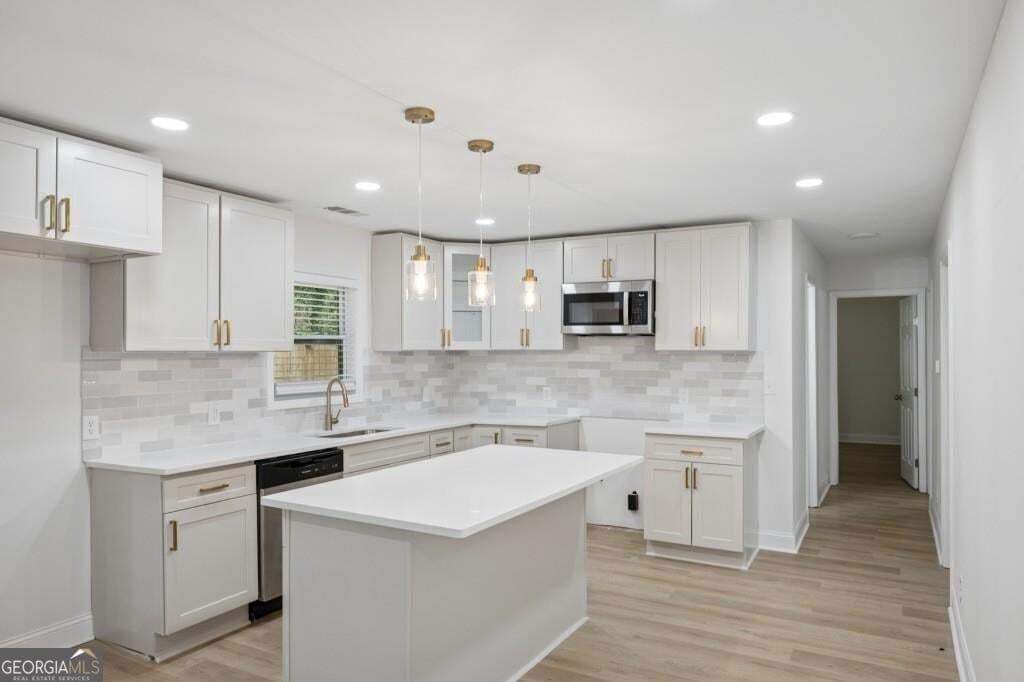 4 bedroom, 3 bathroom, 1,875 sq ft single family residence for sale at 2950 Concord Drive, Decatur, GA 30033 — photo 3