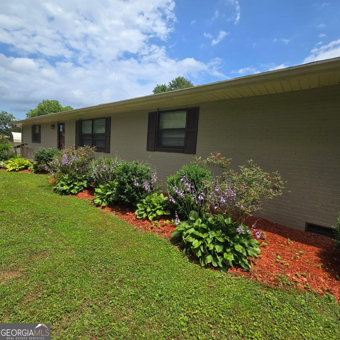 3 bedroom, 2 bathroom, 1,825 sq ft single family residence for sale at 105 Hamel Drive, Chickamauga, GA 30707 — photo 2