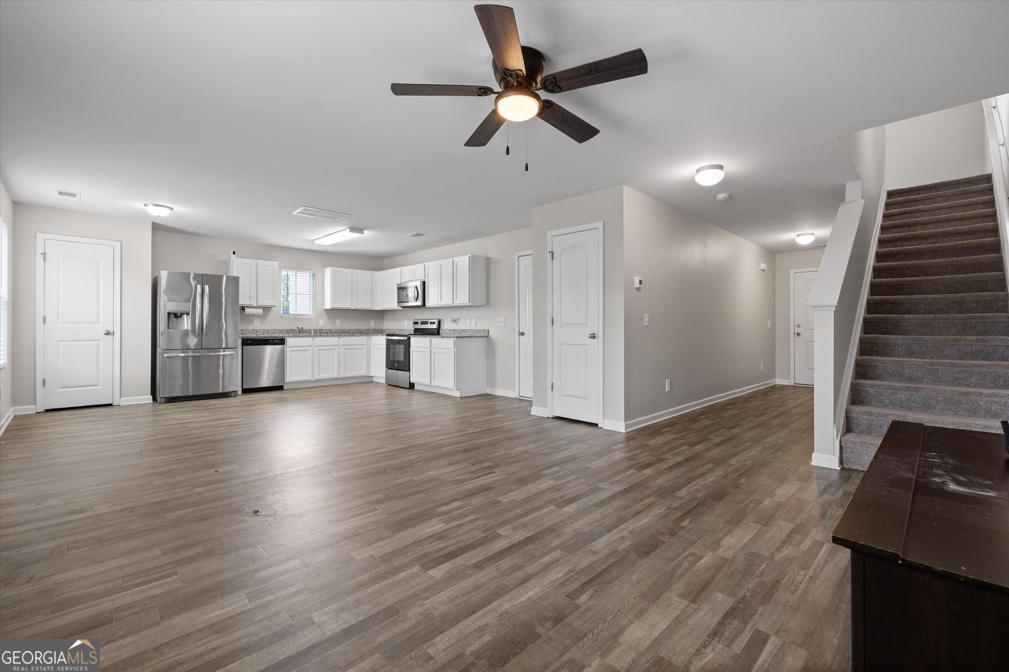 3 bedroom, 2.5 bathroom, 1,606 sq ft single family residence for sale at 324 Middleton Court, Chatsworth, GA 30705 — photo 9