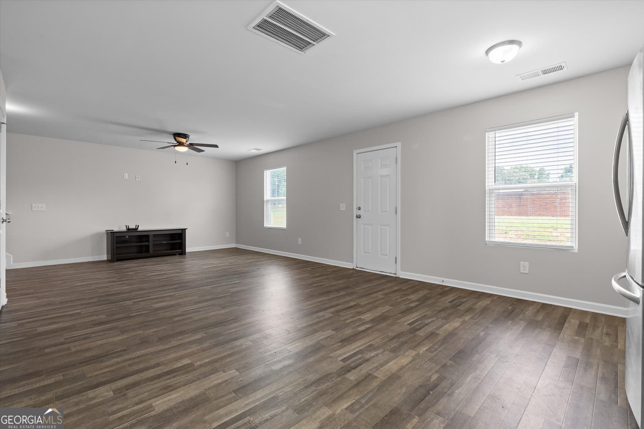 3 bedroom, 2.5 bathroom, 1,606 sq ft single family residence for sale at 324 Middleton Court, Chatsworth, GA 30705 — photo 8