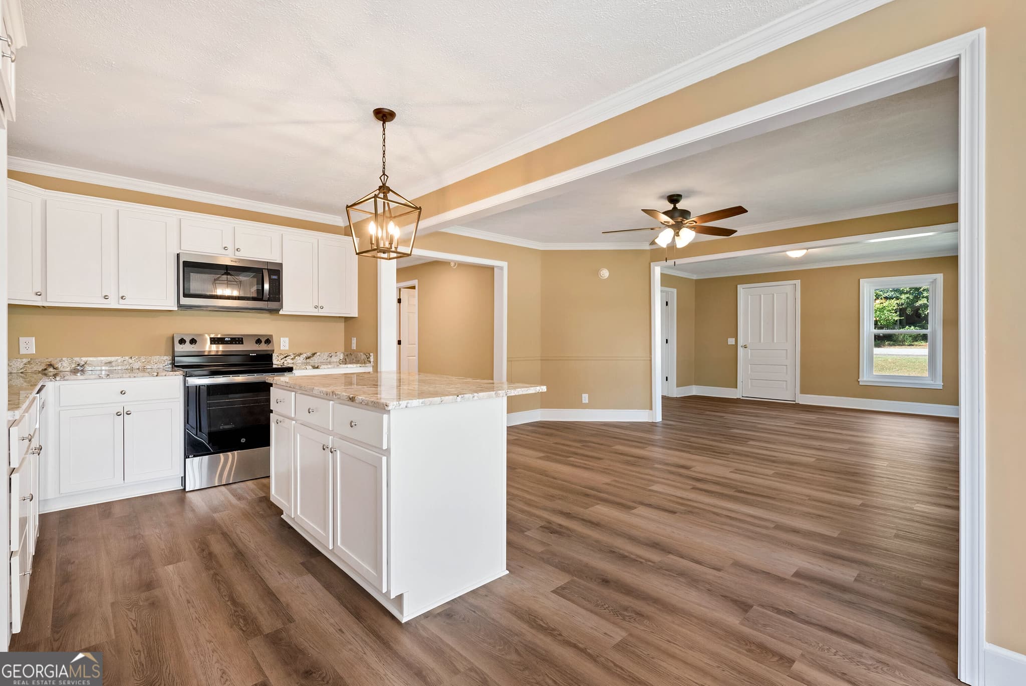 3 bedroom, 2 bathroom, 1,732 sq ft single family residence for sale at 276 Highway 72, Comer, GA 30629 — photo 7