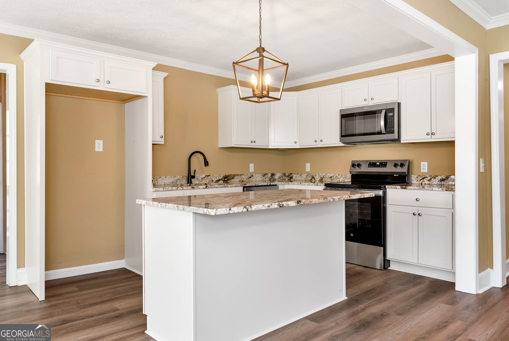 3 bedroom, 2 bathroom, 1,732 sq ft single family residence for sale at 276 Highway 72, Comer, GA 30629 — photo 9