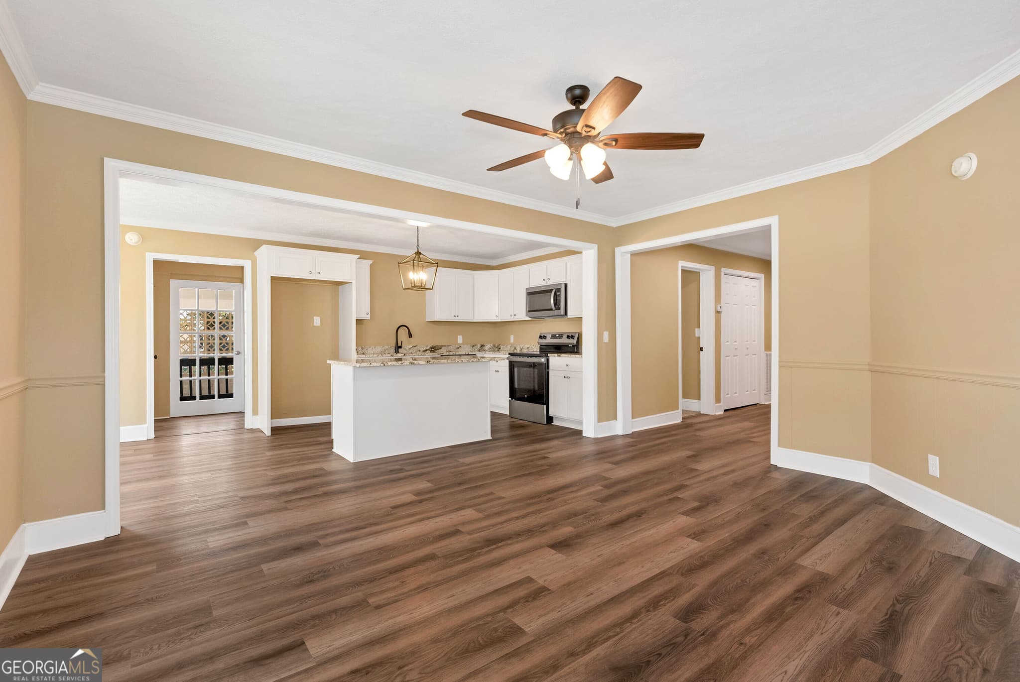 3 bedroom, 2 bathroom, 1,732 sq ft single family residence for sale at 276 Highway 72, Comer, GA 30629 — photo 4