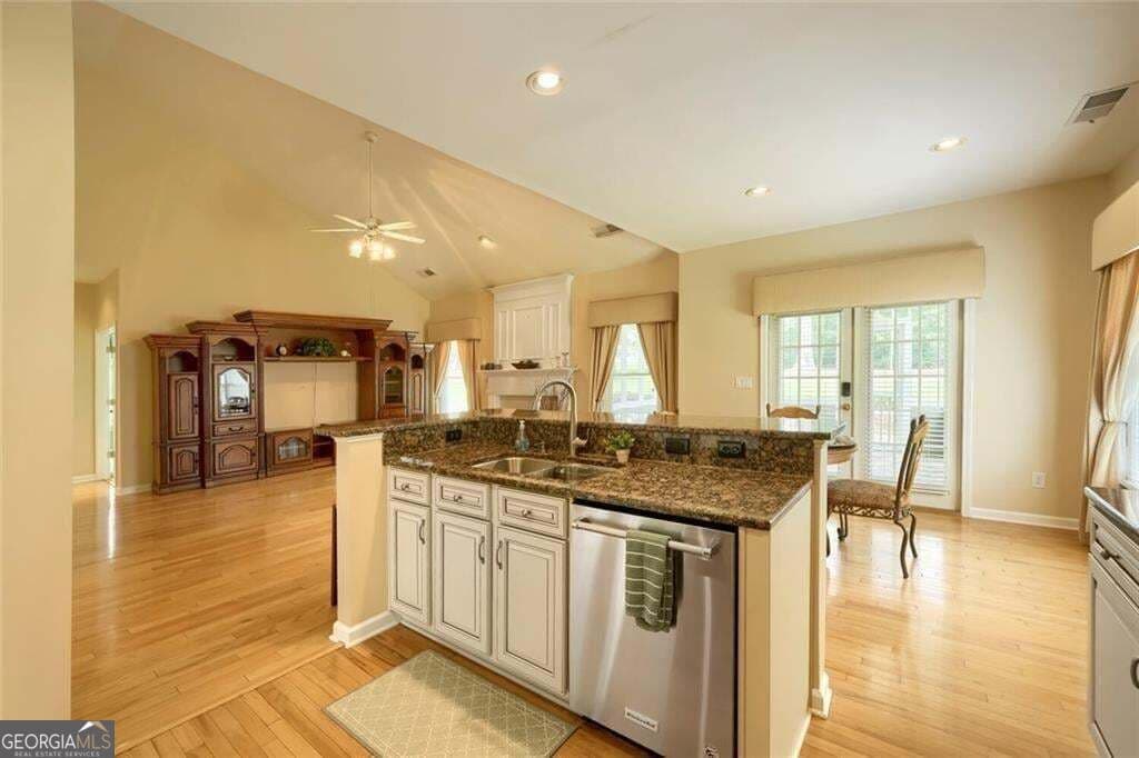 5 bedroom, 3.5 bathroom, 2,777 sq ft single family residence for sale at 3413 Does Court, Villa Rica, GA 30180 — photo 10