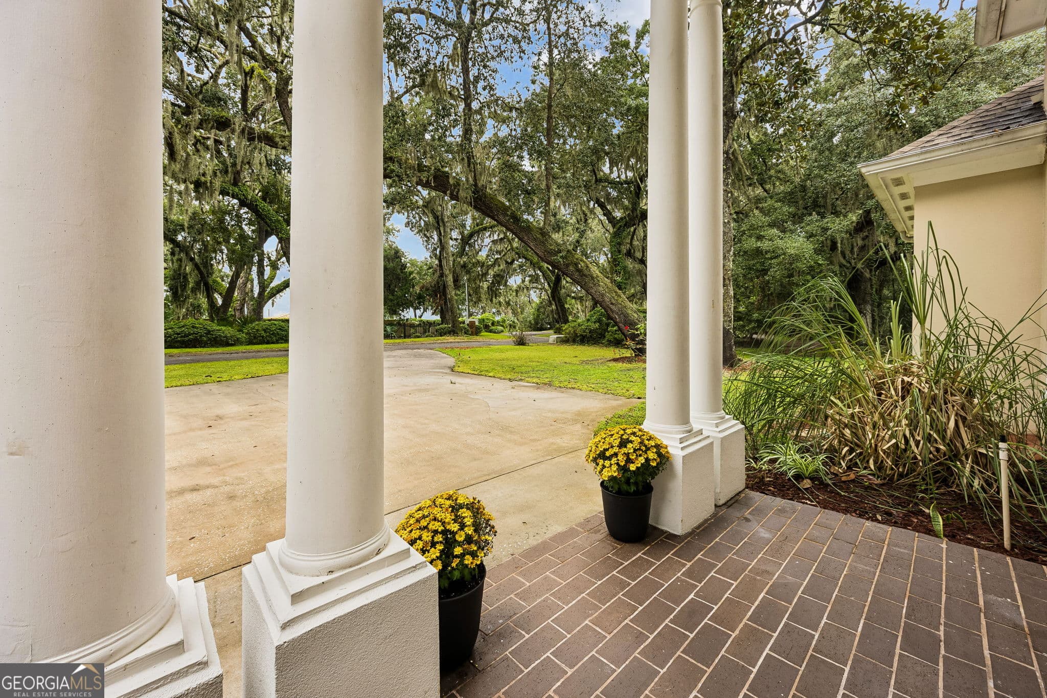 3 bedroom, 2.5 bathroom, 2,794 sq ft single family residence for sale at 301 Trimaran Drive, St. Marys, GA 31558 — photo 6