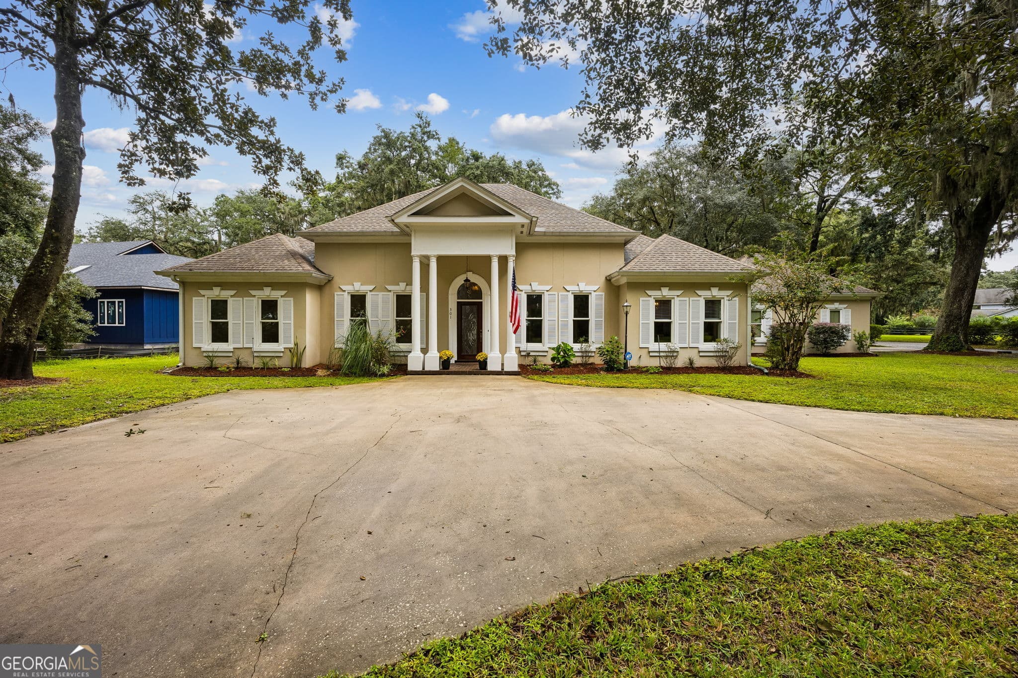 3 bedroom, 2.5 bathroom, 2,794 sq ft single family residence for sale at 301 Trimaran Drive, St. Marys, GA 31558 — photo 1 of 81