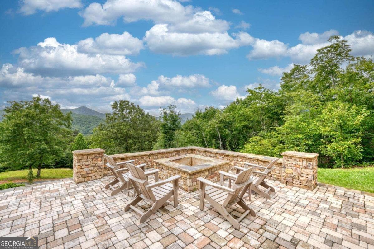 5 bedroom, 4 bathroom, 3,784 sq ft single family residence for sale at 2368 Haven Heights Road, Hiawassee, GA 30546 — photo 6