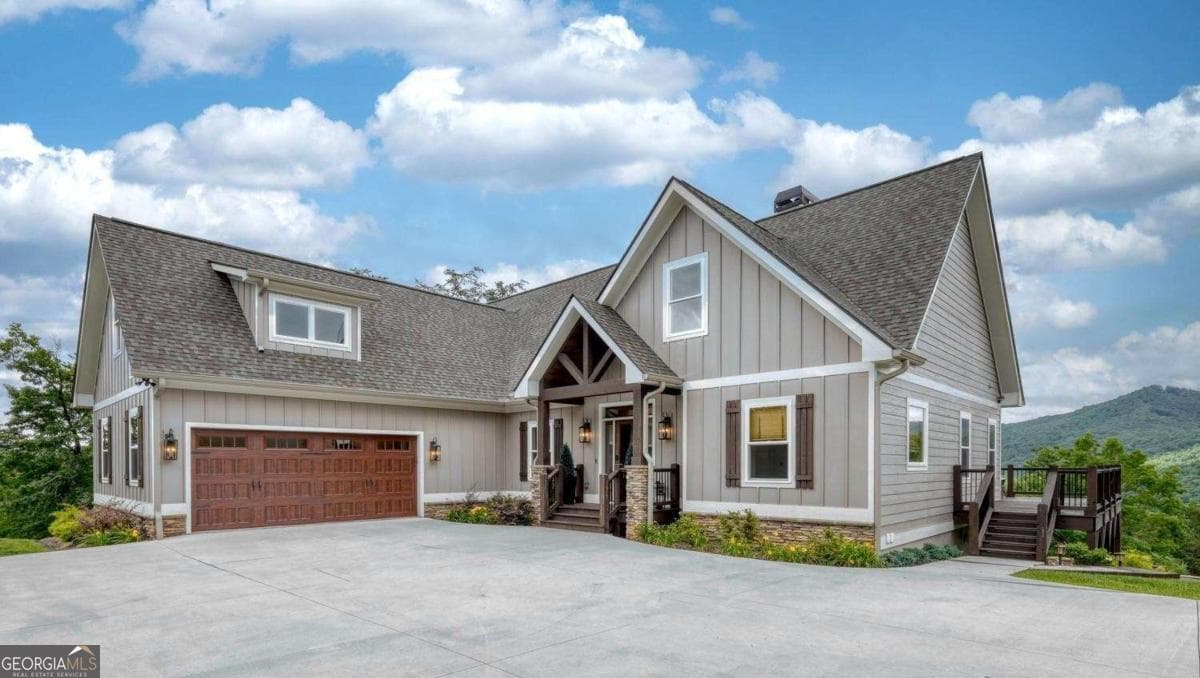 5 bedroom, 4 bathroom, 3,784 sq ft single family residence for sale at 2368 Haven Heights Road, Hiawassee, GA 30546