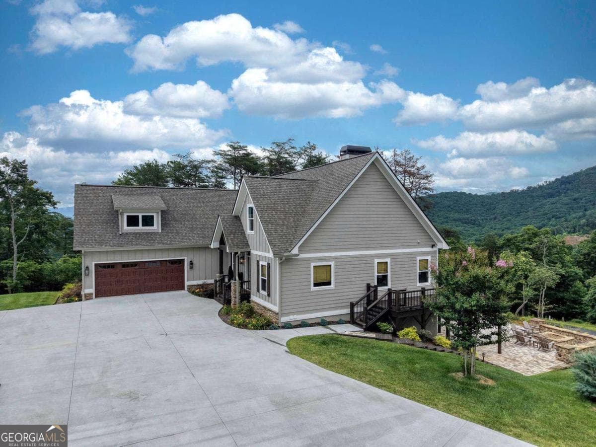 5 bedroom, 4 bathroom, 3,784 sq ft single family residence for sale at 2368 Haven Heights Road, Hiawassee, GA 30546 — photo 9