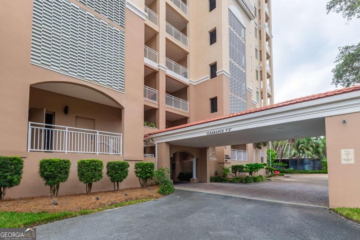 3 bedroom, 3 bathroom, 2,036 sq ft condominium for sale at 8001 Us Highway 80 403, Savannah, GA 31410 — photo 2