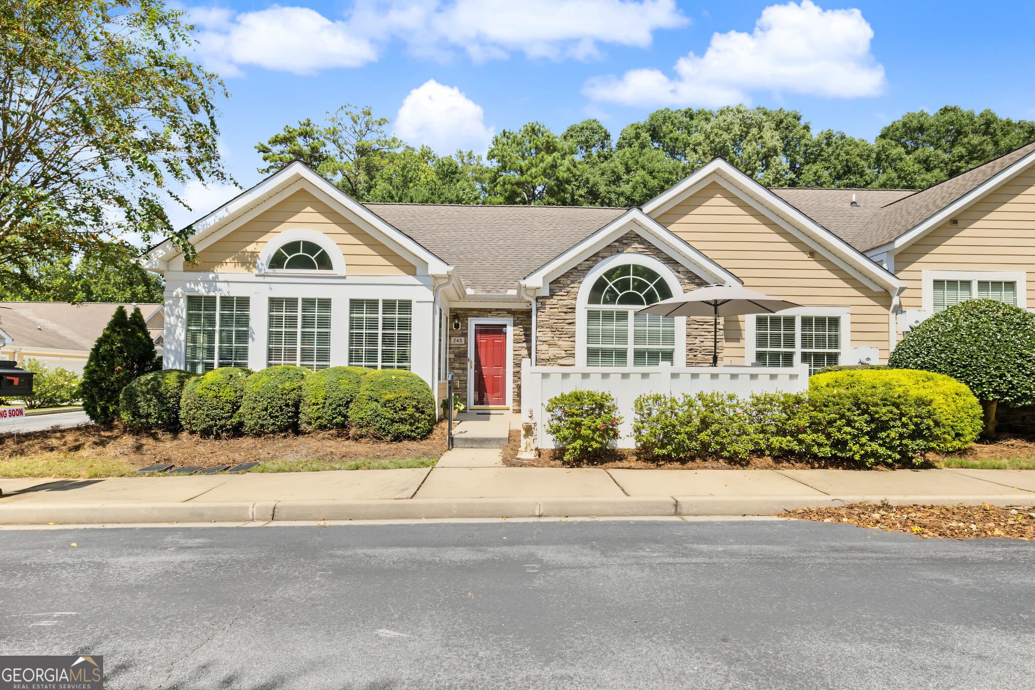 3 bedroom, 2 bathroom, 1,832 sq ft condominium for sale at 245 Rehobeth Way, Fayetteville, GA 30214 — photo 3