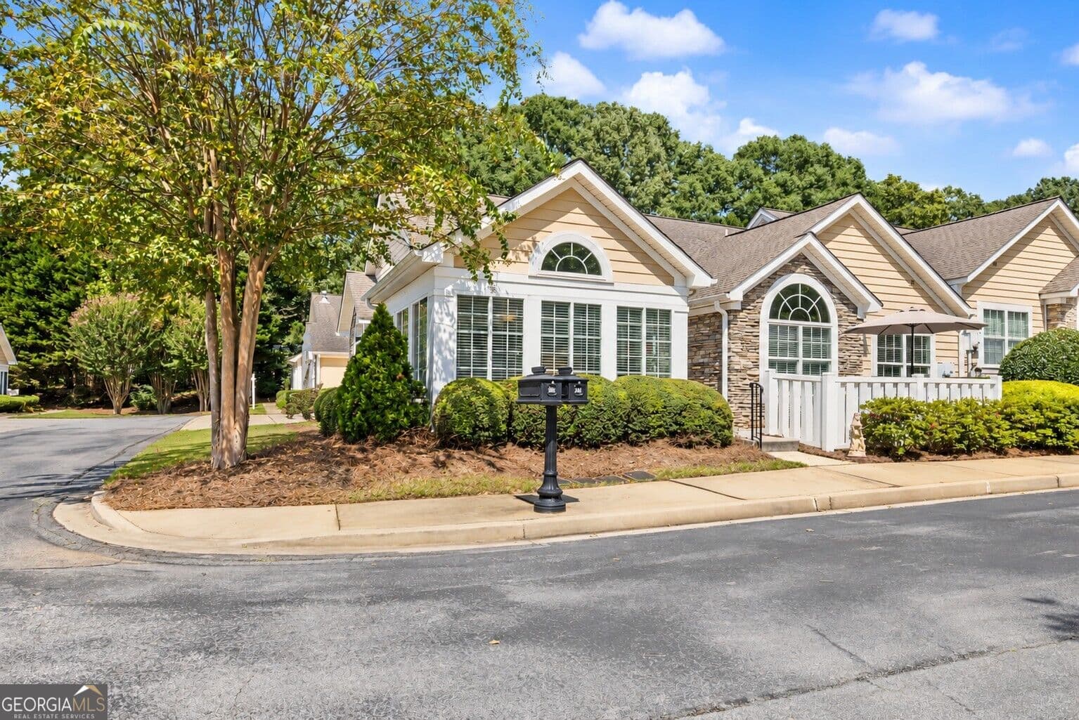 3 bedroom, 2 bathroom, 1,832 sq ft condominium for sale at 245 Rehobeth Way, Fayetteville, GA 30214 — photo 1 of 36