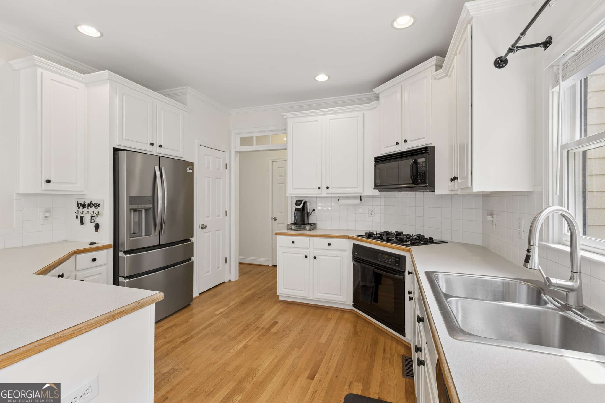 6 bedroom, 4.5 bathroom, 5,068 sq ft single family residence for sale at 5486 Hedge Brooke Pointe, Acworth, GA 30101 — photo 3