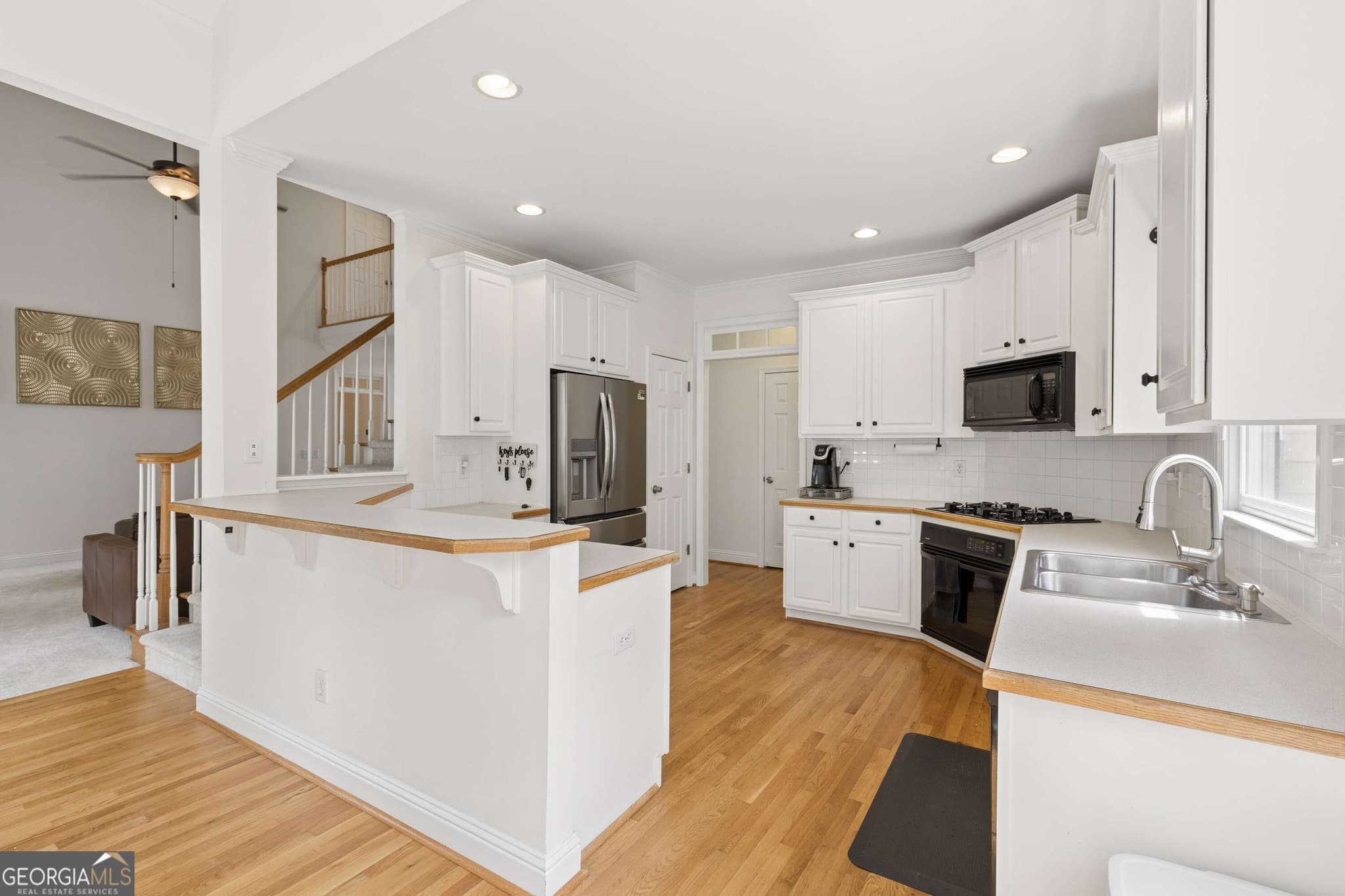 6 bedroom, 4.5 bathroom, 5,068 sq ft single family residence for sale at 5486 Hedge Brooke Pointe, Acworth, GA 30101 — photo 4