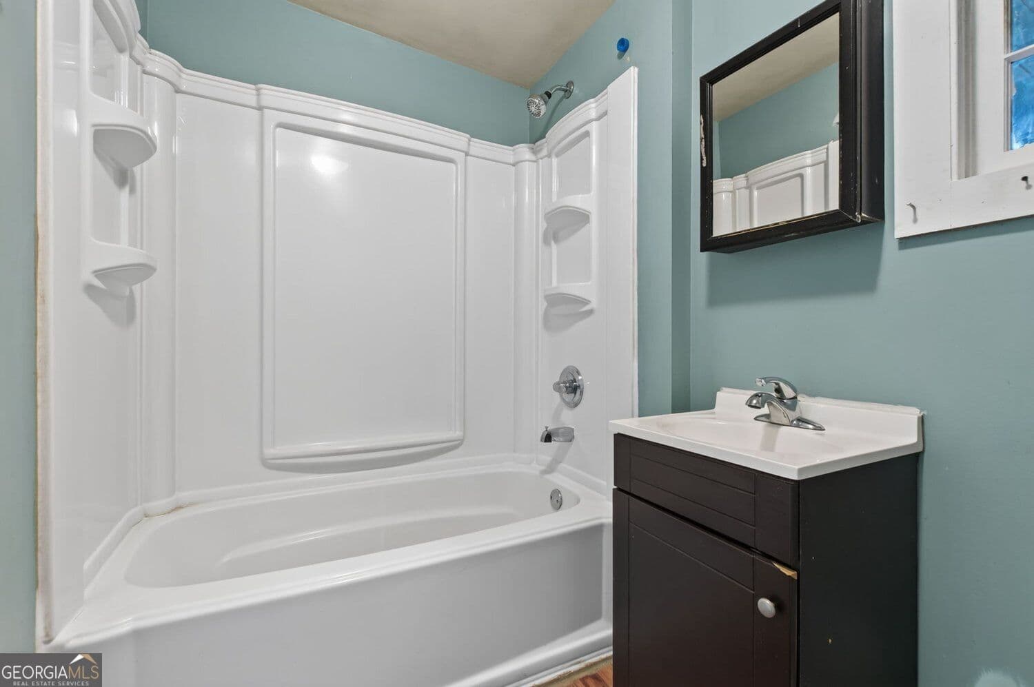 3 bedroom, 1 bathroom, 996 sq ft single family residence for sale at 5749 Pinecrest Road, Austell, GA 30168 — photo 5