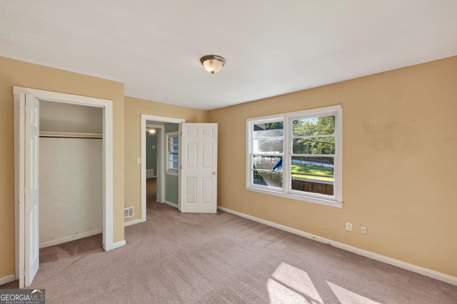 3 bedroom, 1 bathroom, 996 sq ft single family residence for sale at 5749 Pinecrest Road, Austell, GA 30168 — photo 4