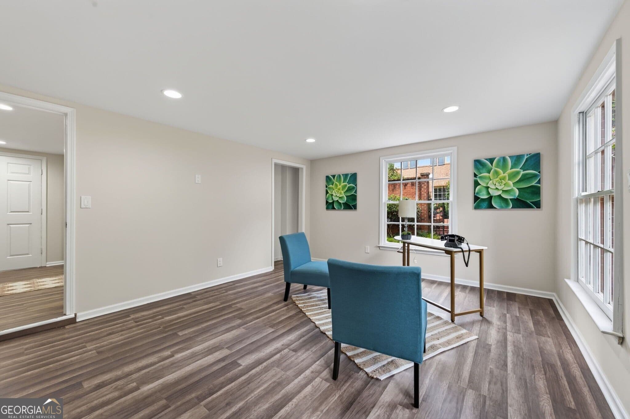 4 bedroom, 2.5 bathroom, 2,100 sq ft townhouse for sale at 420 Jefferson Circle, Sandy Springs, GA 30328 — photo 7
