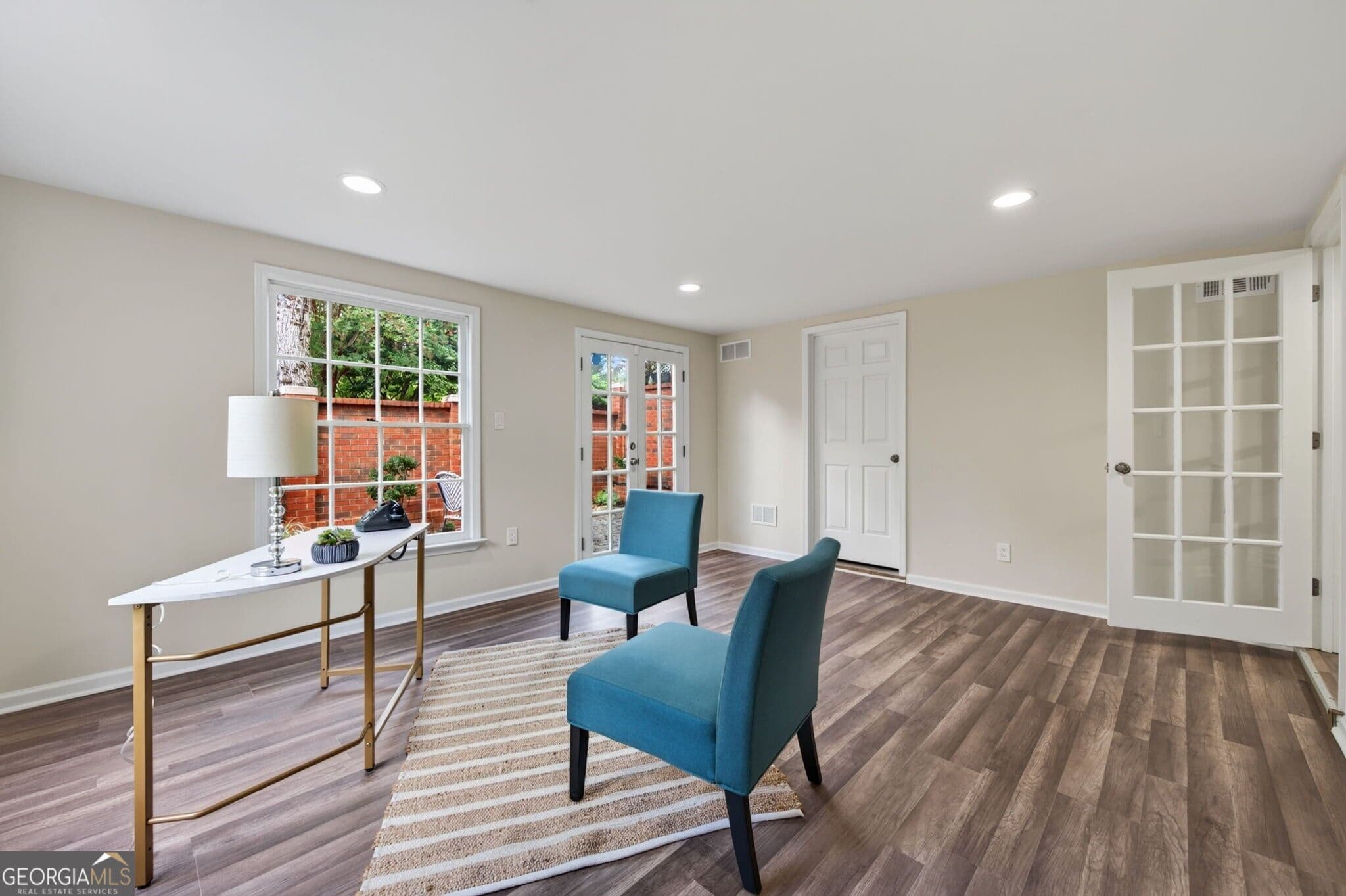 4 bedroom, 2.5 bathroom, 2,100 sq ft townhouse for sale at 420 Jefferson Circle, Sandy Springs, GA 30328 — photo 9