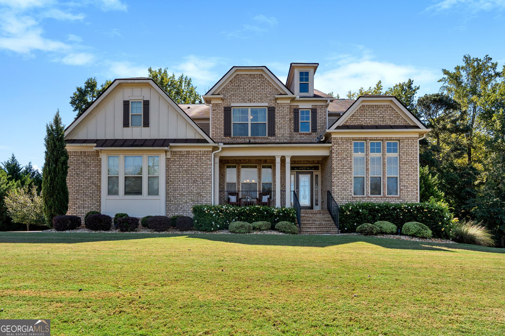 5 bedroom, 4.5 bathroom, 4,106 sq ft single family residence for sale at 125 Bergen Drive, Fayetteville, GA 30215 — photo 2