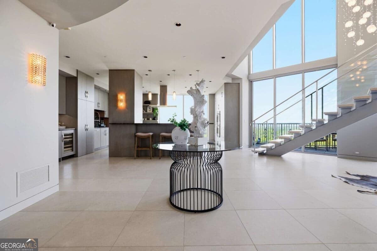 2 bedroom, 2.5 bathroom, 2,625 sq ft condominium for sale at 2795 Peachtree Road 2601, Atlanta, GA 30305 — photo 3